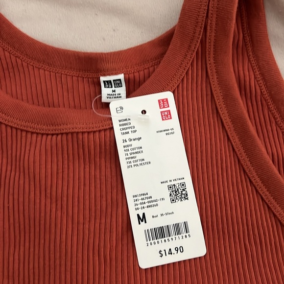 Uniqlo Ribbed Cropped Tank - Picture 2 of 2